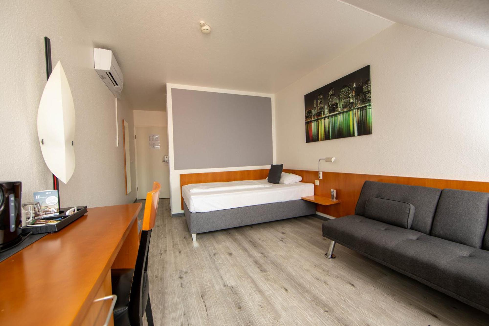 Hogh Hotel Heilbronn Bagian luar foto