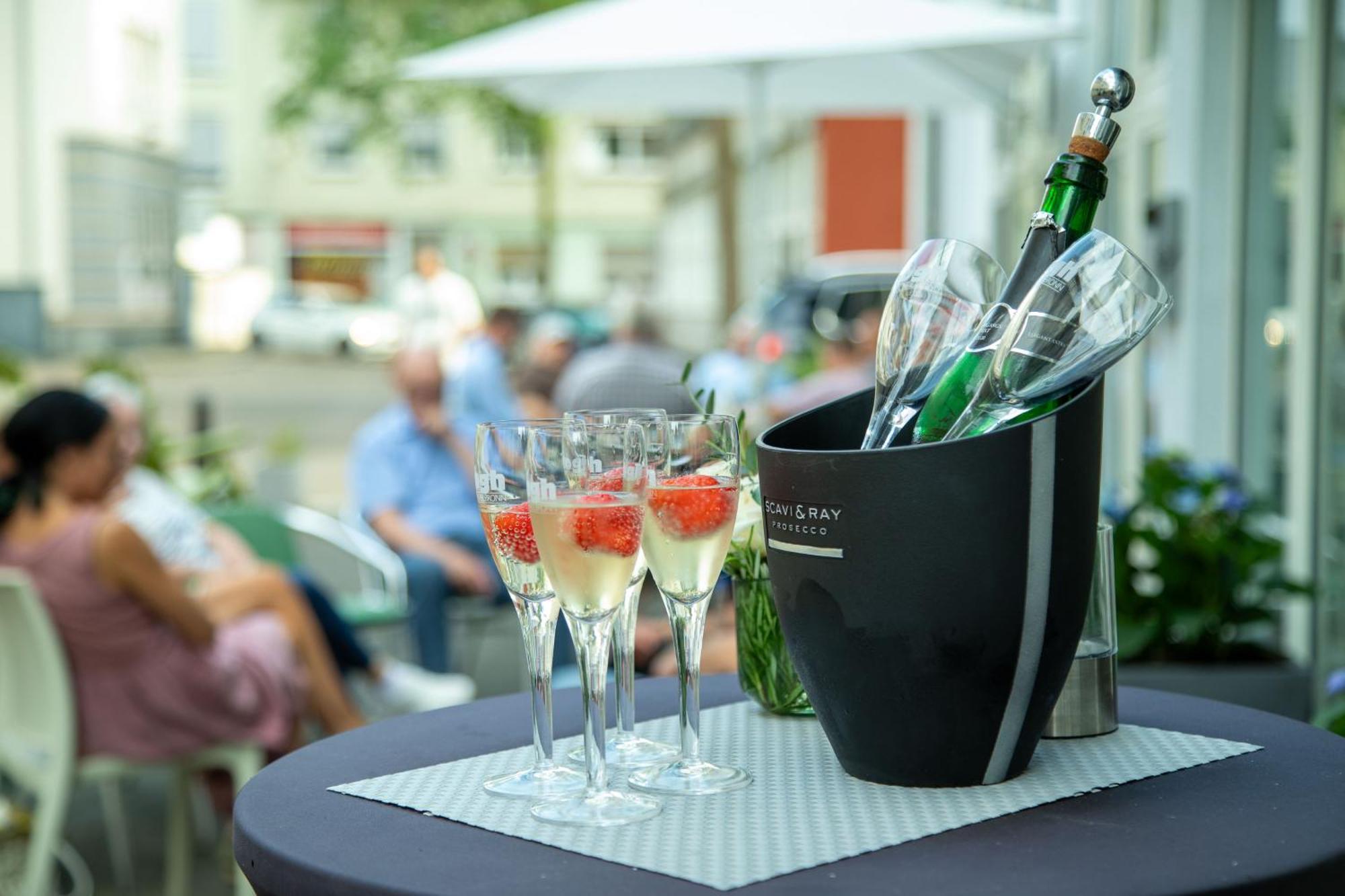 Hogh Hotel Heilbronn Bagian luar foto